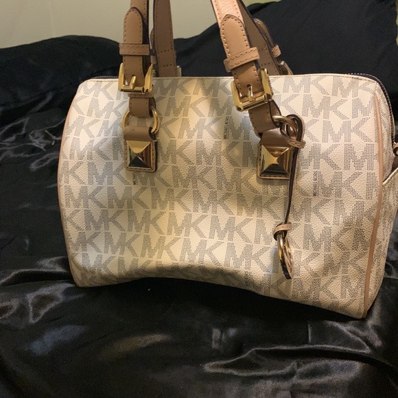 nothing wrong with the purse i just don’t want it - Picture 4 of 4